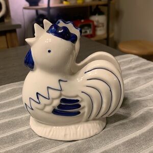 Vintage FARM HOUSE CHICKEN napkin holder.